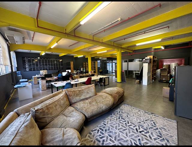 197M² OFFICE TO LET IN WOODSTOCK